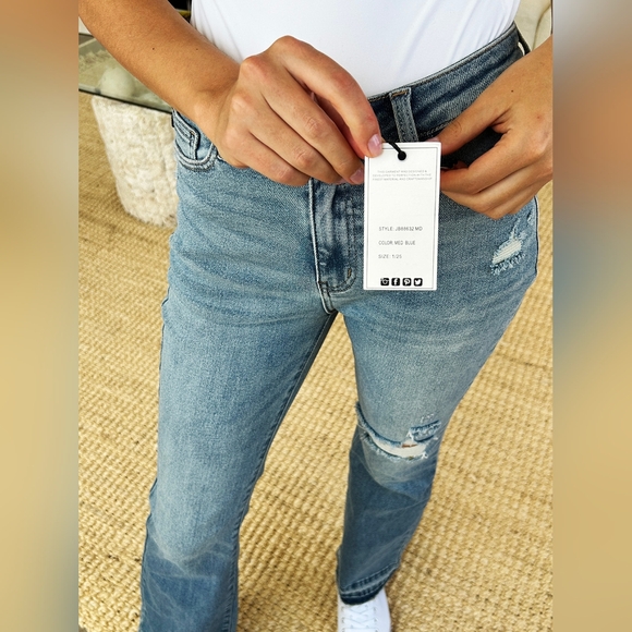 Just In!! Judy Blue Full Size Mid Rise Destroyed Hem Distressed Jeans - Picture 7 of 15